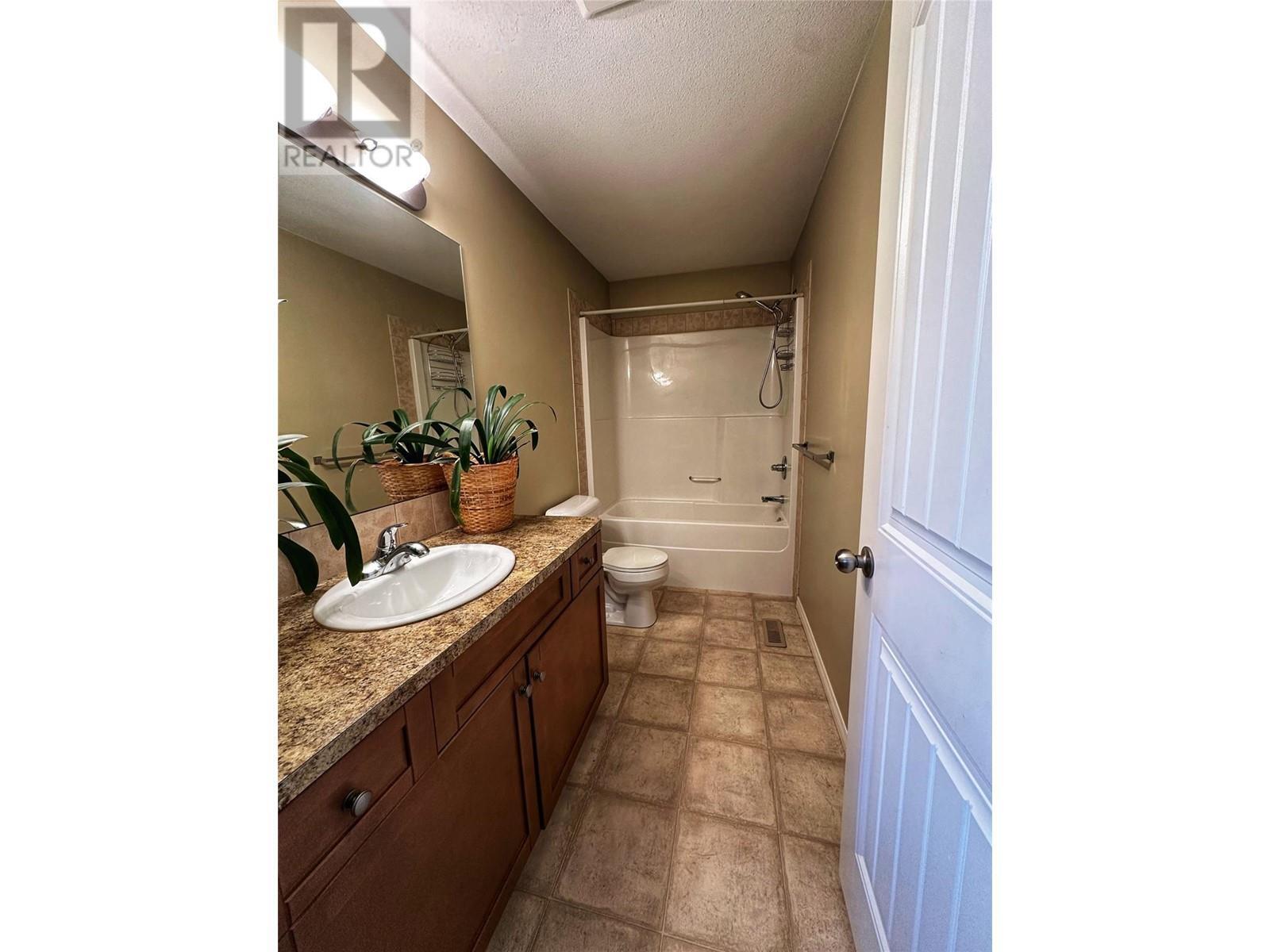 VERNON, British Columbia, V1H 1Z5, CA, 3 Bedrooms Bedrooms, ,2 BathroomsBathrooms,Residential,For Sale,1913509