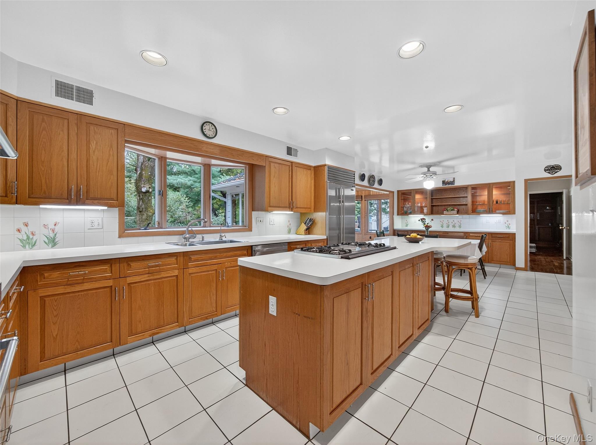 Montebello, New York, 10901, United States, 5 Bedrooms Bedrooms, ,4 BathroomsBathrooms,Residential,For Sale,1987706