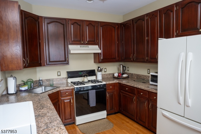 Raritan Twp., New Jersey, 08822, United States, 3 Bedrooms Bedrooms, ,3 BathroomsBathrooms,Residential,For Sale,1913482