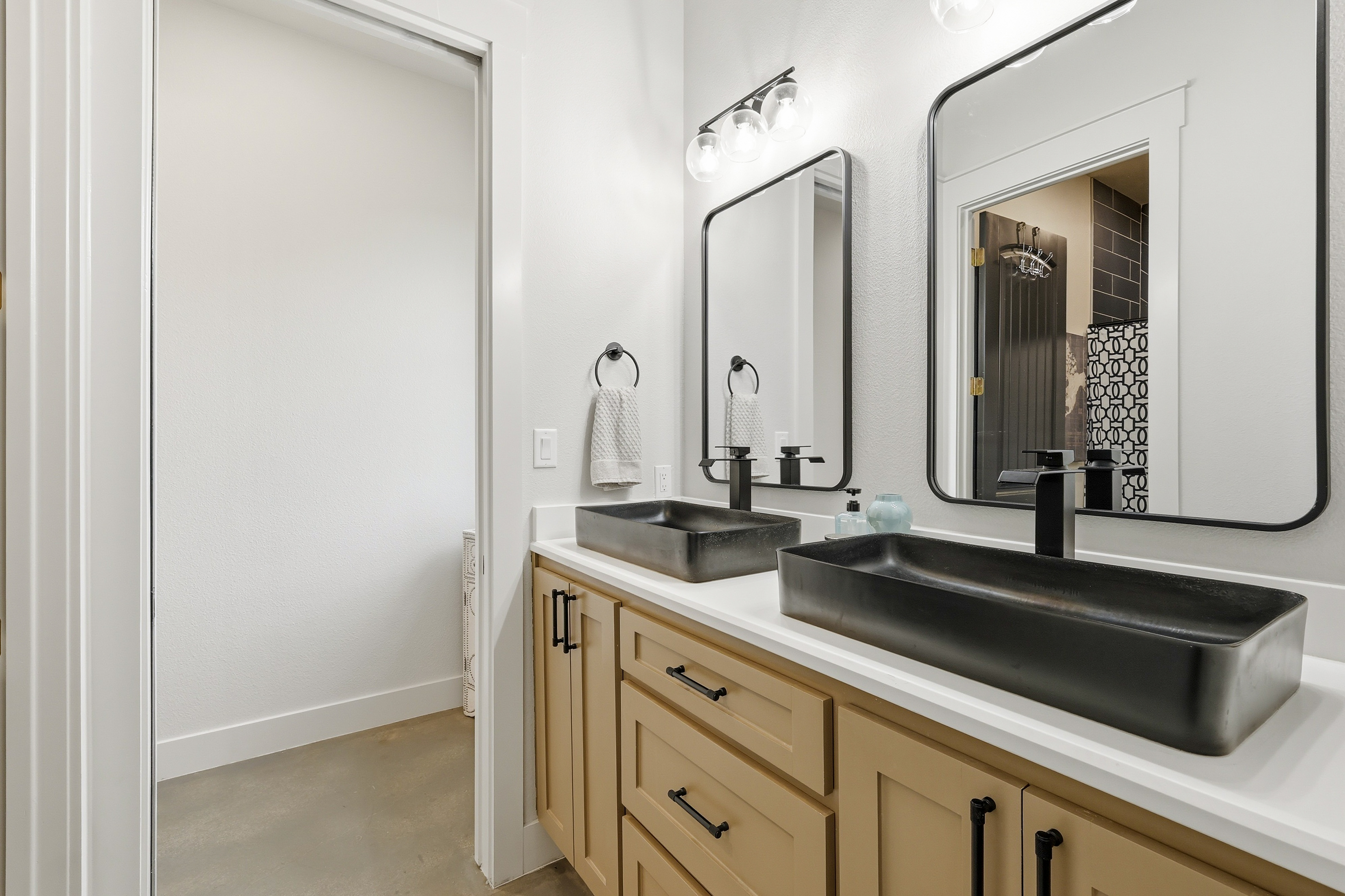  3988 Lake Valley Road, Sunset, TX, 76270 - 物件實景