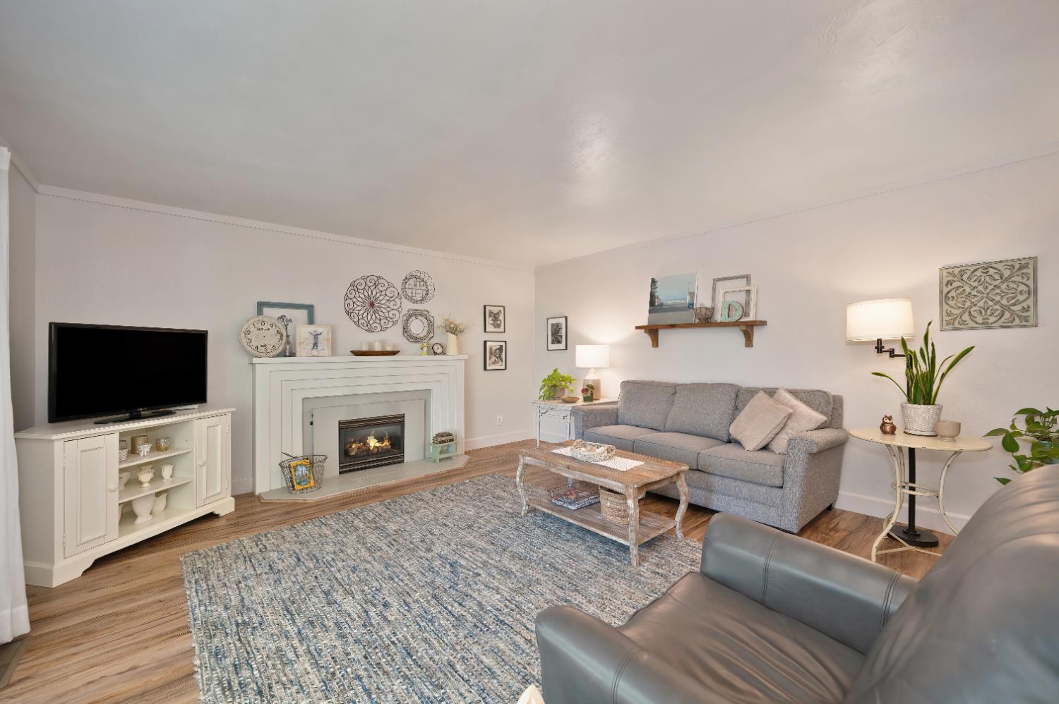 Sacramento, California, 95819, United States, 3 Bedrooms Bedrooms, ,2 BathroomsBathrooms,Residential,For Sale,1987598