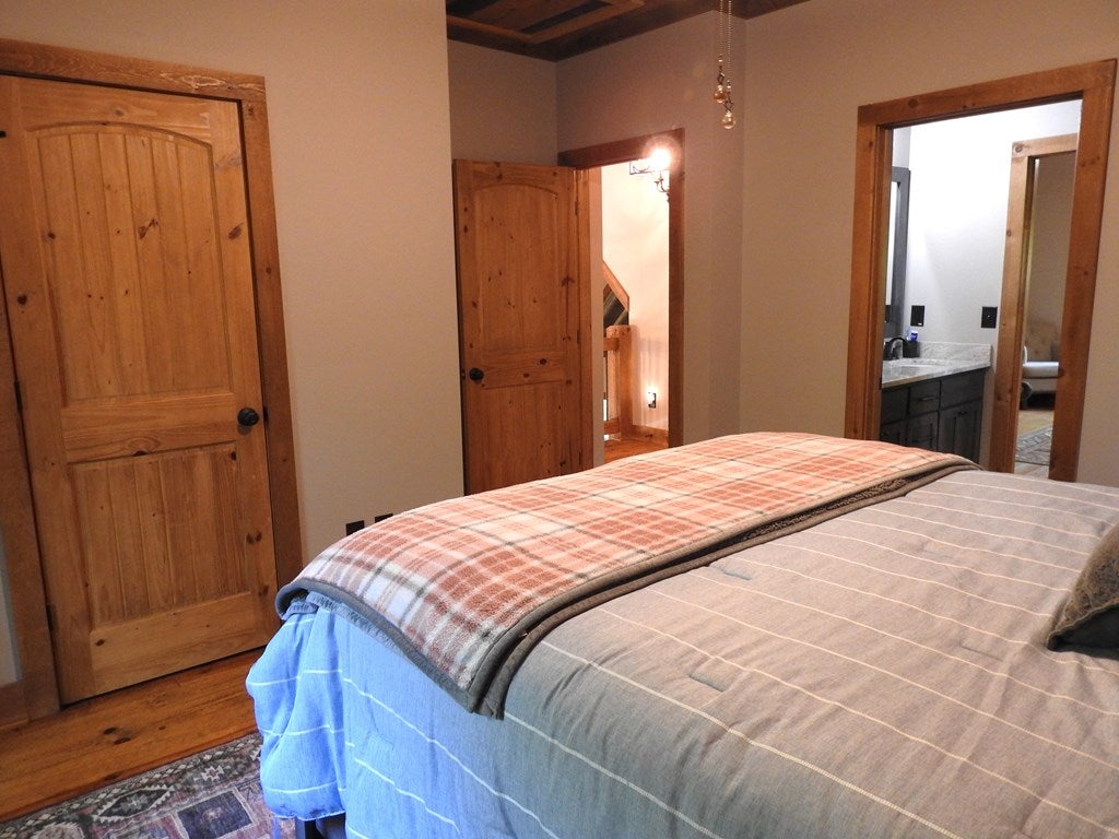 Morganton, Georgia, 30560, United States, 4 Bedrooms Bedrooms, ,4 BathroomsBathrooms,Residential,For Sale,1859082