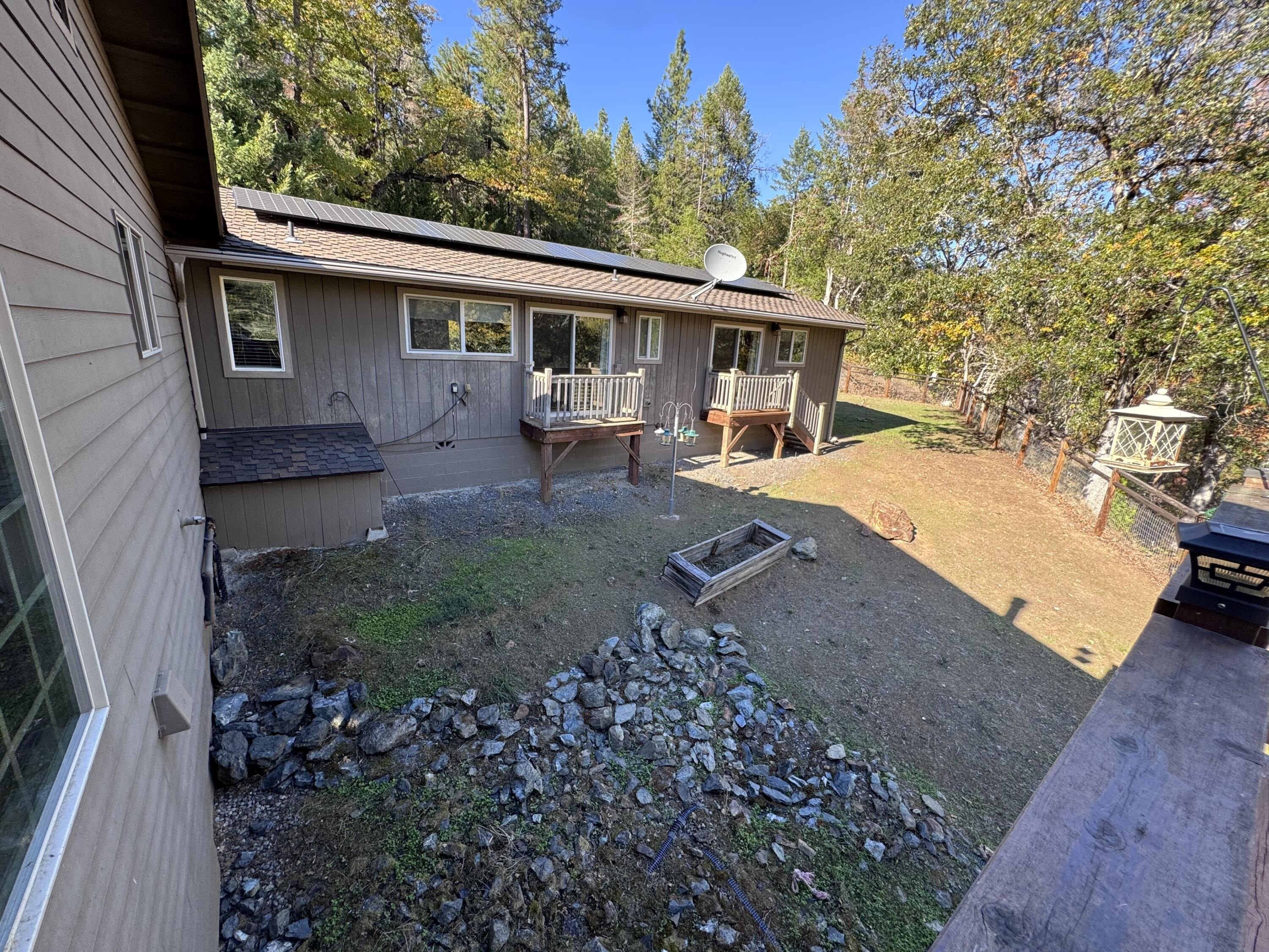 Rogue River, Oregon, 97537, United States, 3 Bedrooms Bedrooms, ,4 BathroomsBathrooms,Residential,For Sale,1982617