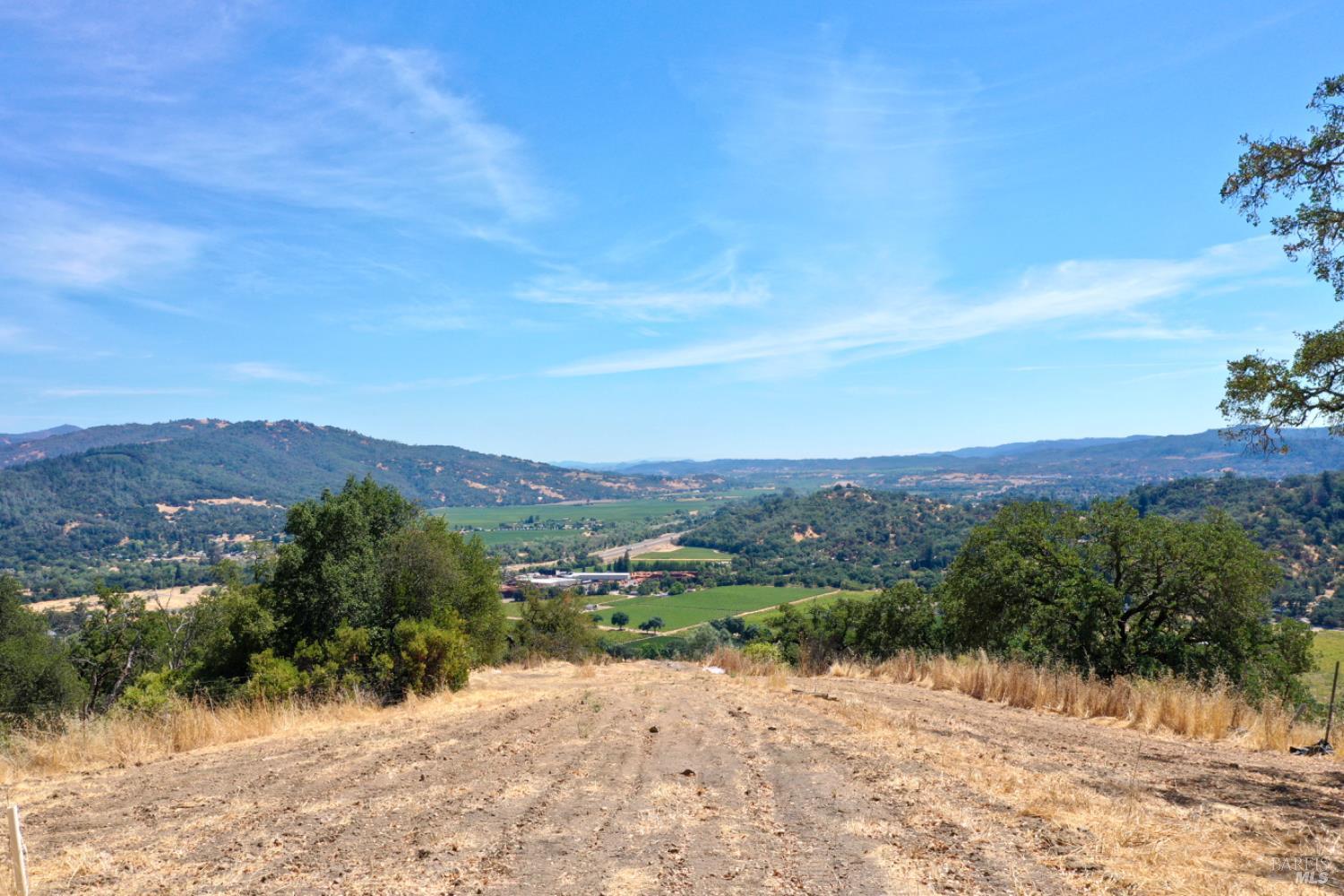 Cloverdale, California, 95425, United States, 3 Bedrooms Bedrooms, ,4 BathroomsBathrooms,Residential,For Sale,1941601