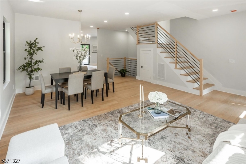 Chatham Boro, New Jersey, 07928, United States, 5 Bedrooms Bedrooms, ,6 BathroomsBathrooms,Residential,For Sale,2002999