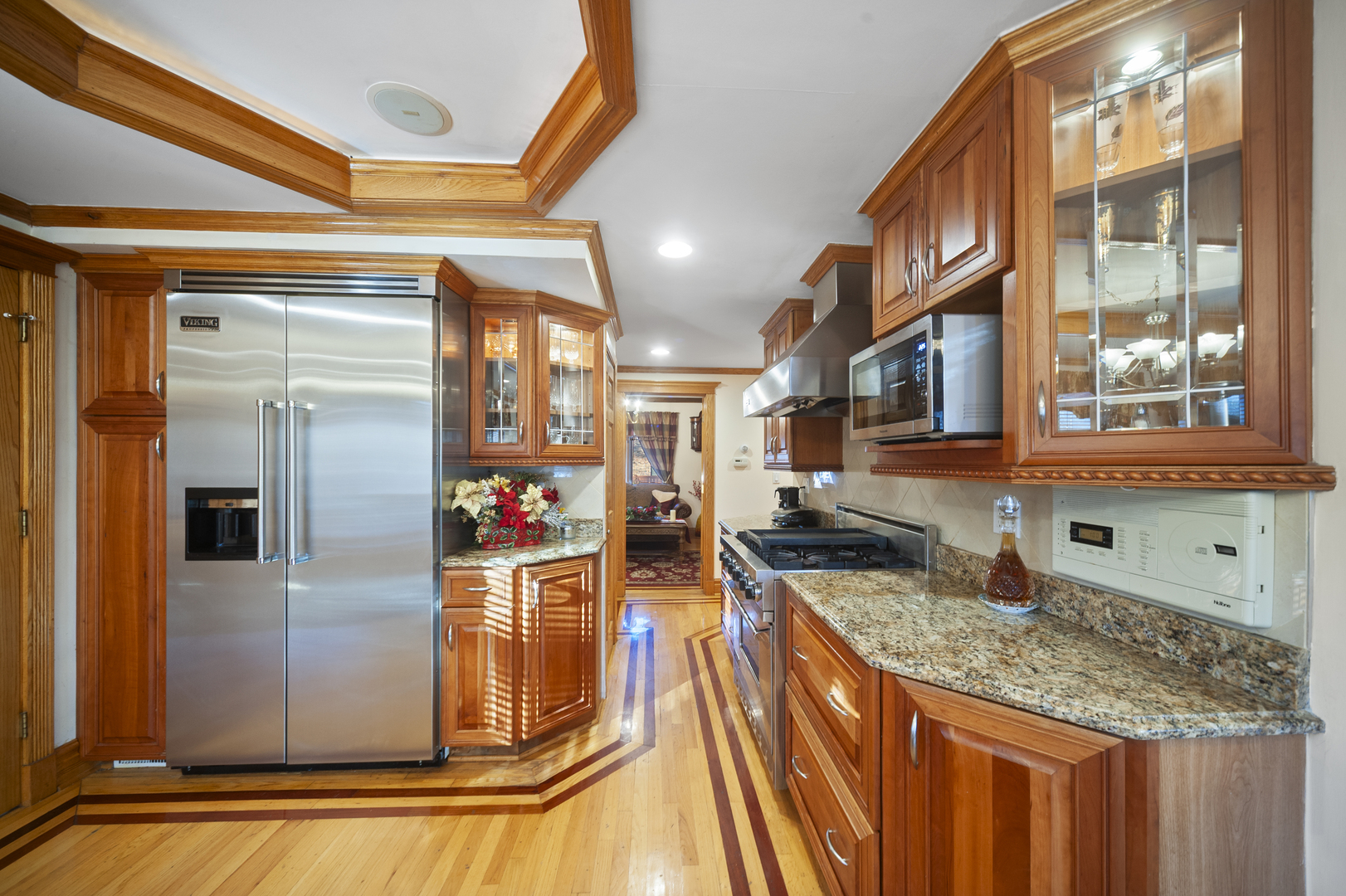 Libertyville, Illinois, 60048, United States, 4 Bedrooms Bedrooms, ,4 BathroomsBathrooms,Residential,For Sale,2003130