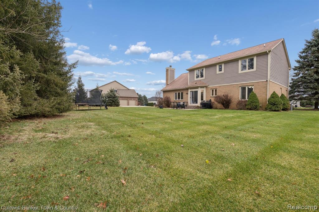 Highland, Michigan, 48357, United States, 4 Bedrooms Bedrooms, ,4 BathroomsBathrooms,Residential,For Sale,2003066