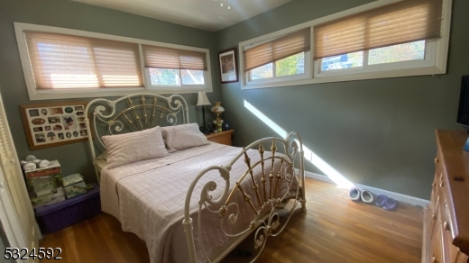 Cedar Grove, New Jersey, 07009, United States, 3 Bedrooms Bedrooms, ,2 BathroomsBathrooms,Residential,For Sale,1983593