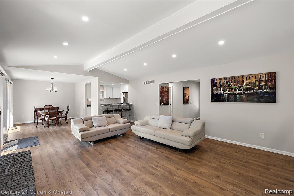 Livonia, Michigan, 48152, United States, 3 Bedrooms Bedrooms, ,3 BathroomsBathrooms,Residential,For Sale,1980110