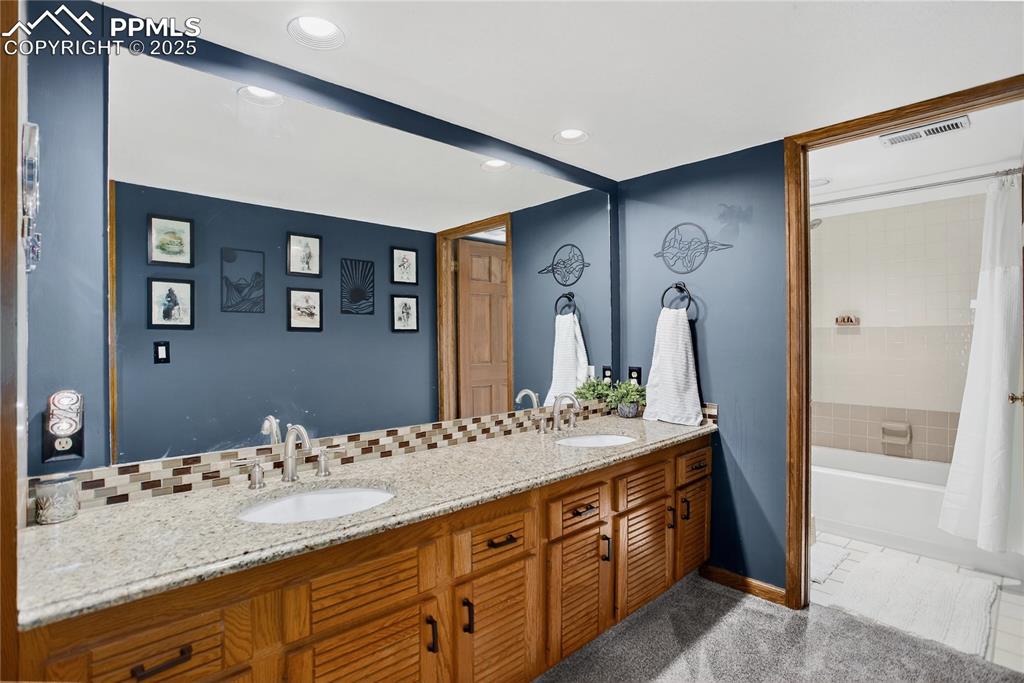 Colorado Springs, Colorado, 80906, United States, 4 Bedrooms Bedrooms, ,4 BathroomsBathrooms,Residential,For Sale,1906884