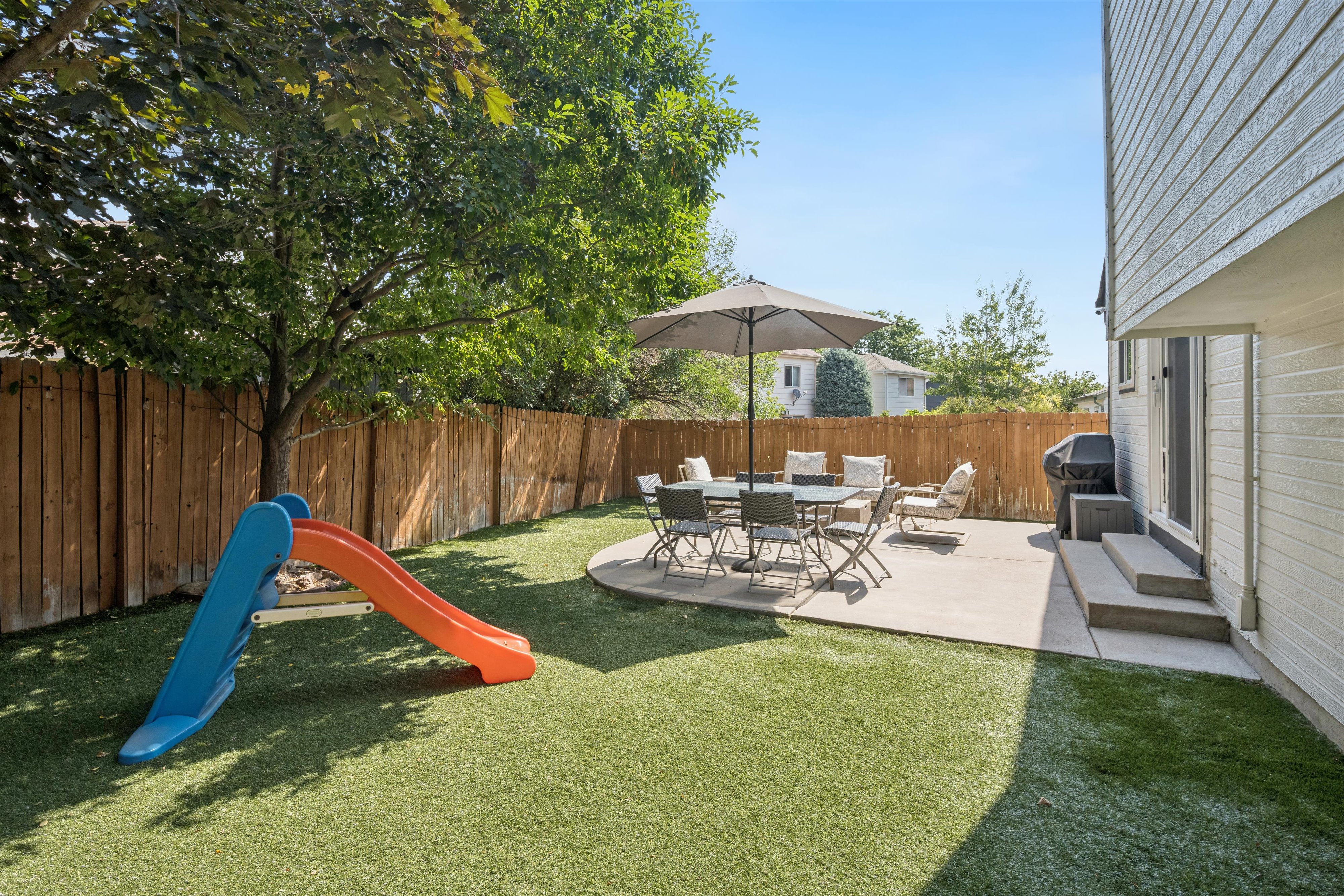  Beautifully updated home-Renovated from top to bottom with exceptional attention - 物件實景