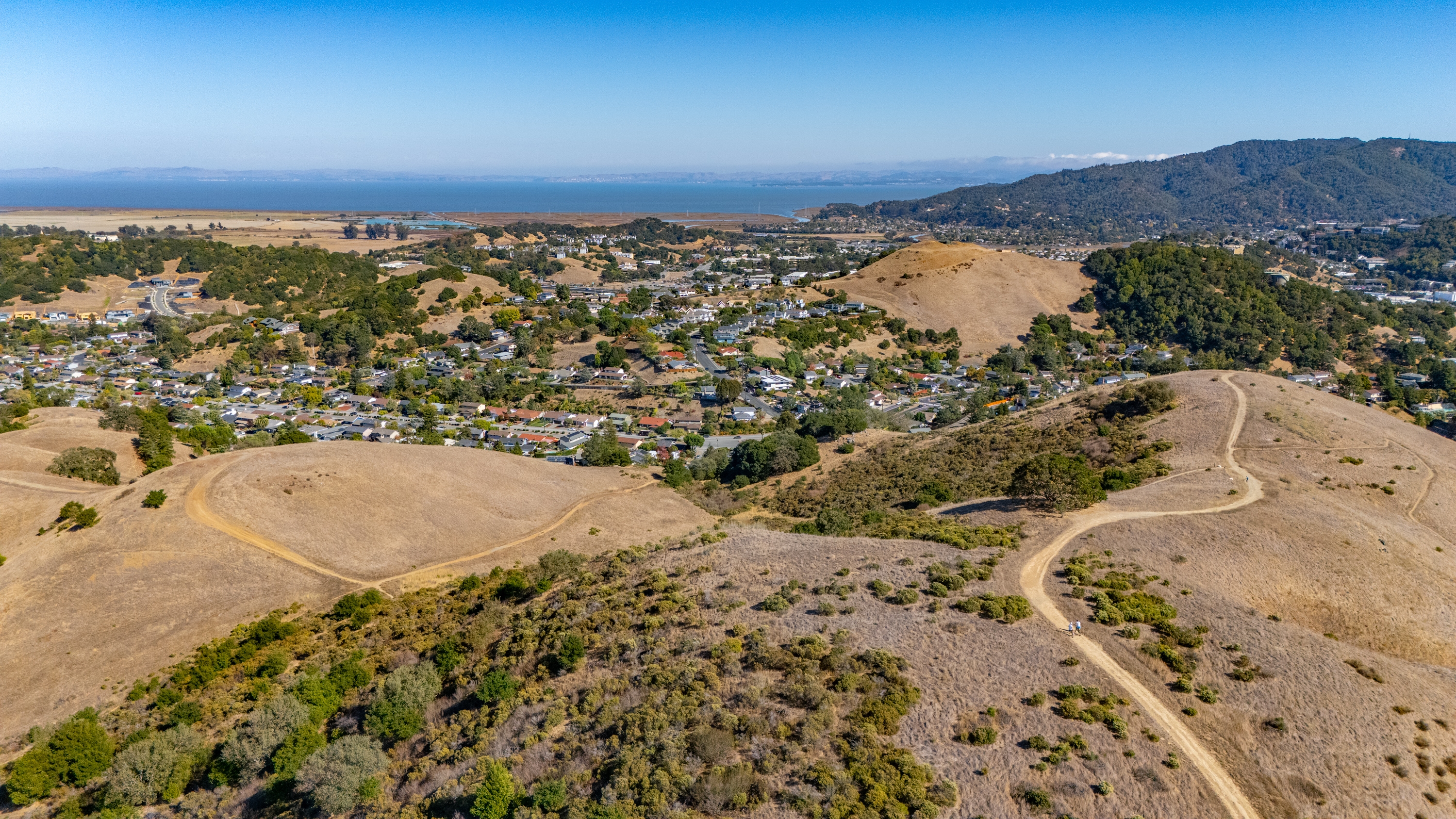  Spacious Mont Marin Contemporary with Open Space Views - 物件實景