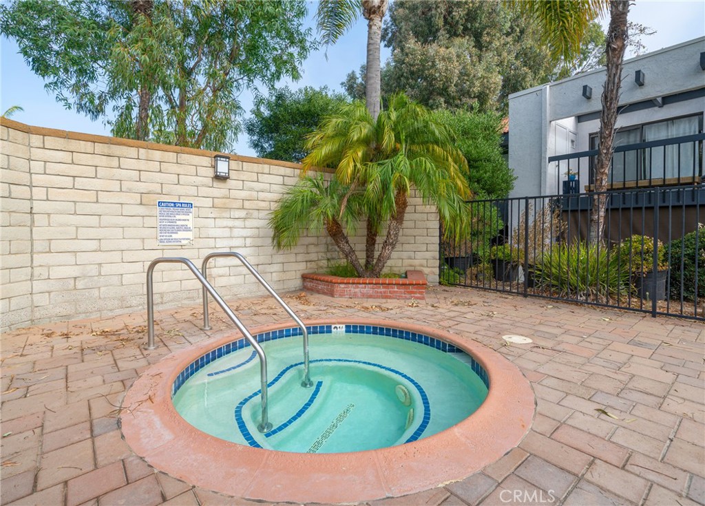 Huntington Beach, California, 92648, United States, 1 Bedroom Bedrooms, ,1 BathroomBathrooms,Residential,For Sale,1969398