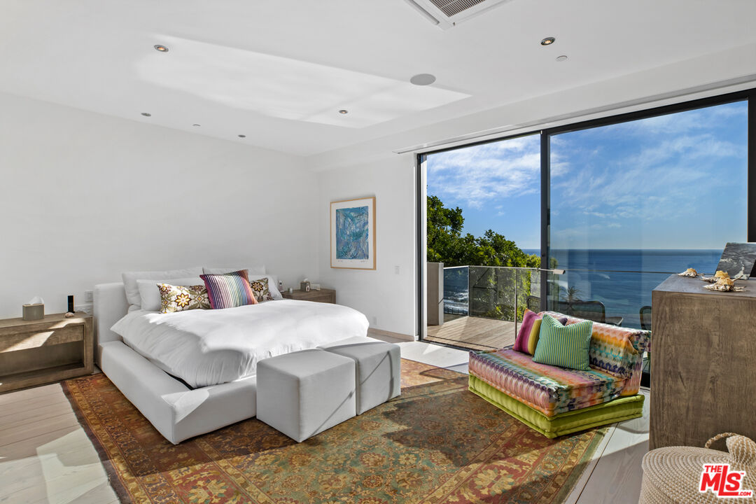 Malibu, California, 90265, United States, 3 Bedrooms Bedrooms, ,4 BathroomsBathrooms,Residential,For Sale,1746173