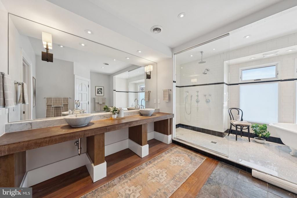 Washington, District of Columbia, 20009, United States, 4 Bedrooms Bedrooms, ,4 BathroomsBathrooms,Residential,For Sale,1902983