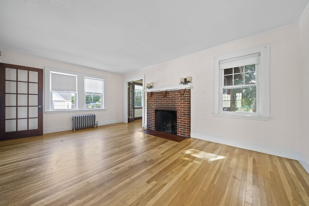Newton, Massachusetts, 02461, United States, 7 Bedrooms Bedrooms, ,2 BathroomsBathrooms,Residential,For Sale,1939866