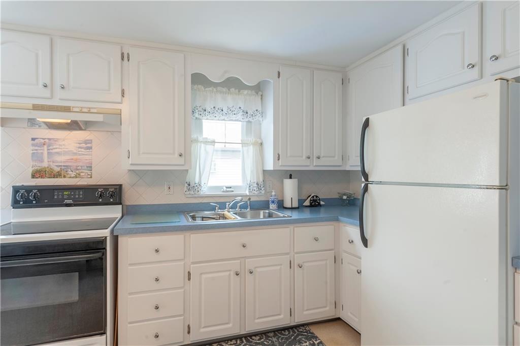 West Warwick, Rhode Island, 02893, United States, 6 Bedrooms Bedrooms, ,2 BathroomsBathrooms,Residential,For Sale,1973795