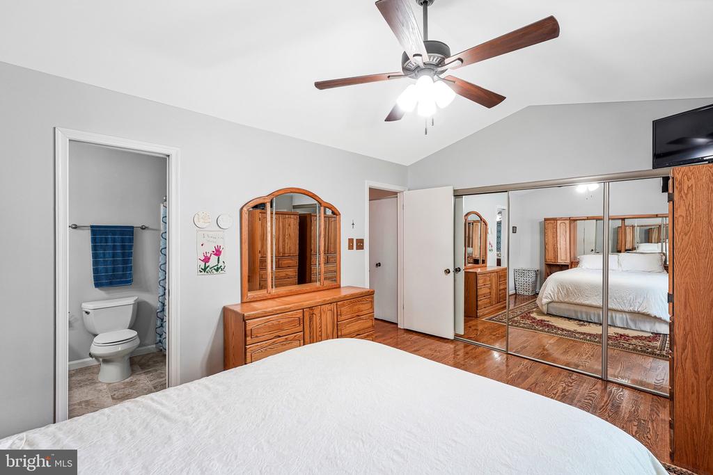 Burke, Virginia, 22015, United States, 3 Bedrooms Bedrooms, ,3 BathroomsBathrooms,Residential,For Sale,2049258