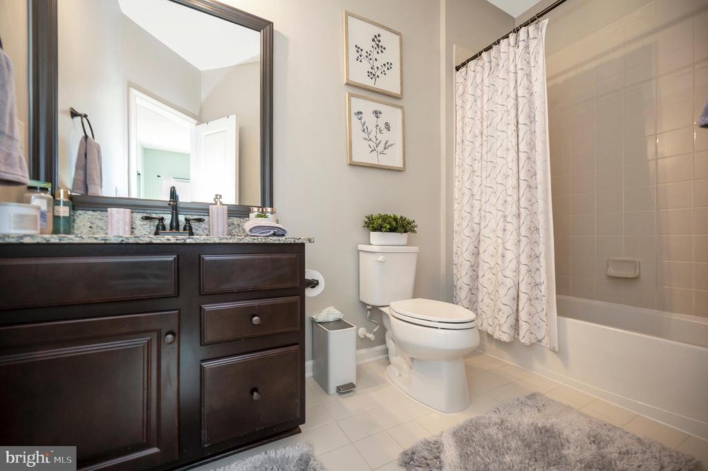 Fredericksburg, Virginia, 22406, United States, 5 Bedrooms Bedrooms, ,6 BathroomsBathrooms,Residential,For Sale,1981857