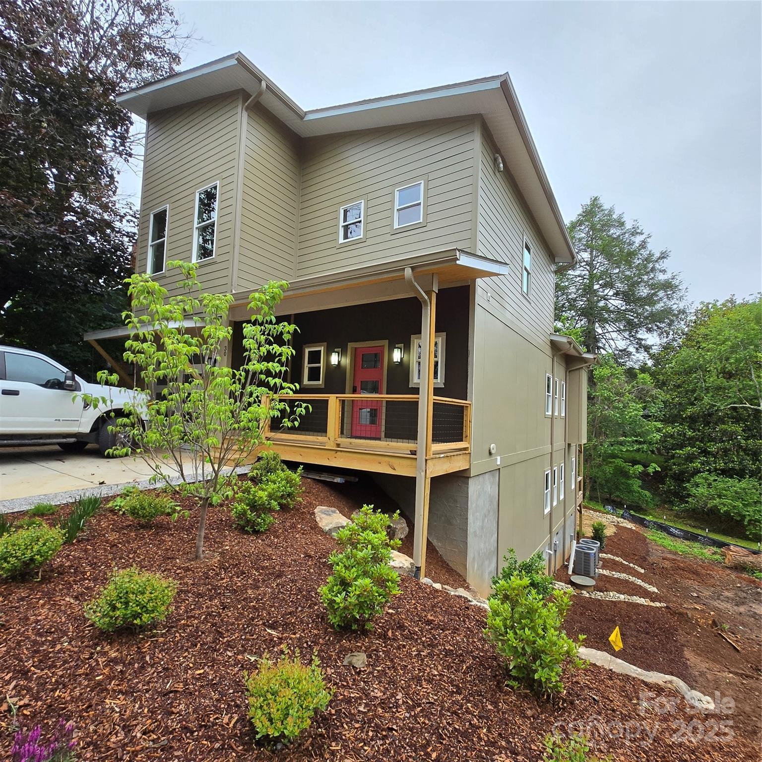 Asheville, North Carolina, 28806, United States, 4 Bedrooms Bedrooms, ,4 BathroomsBathrooms,Residential,For Sale,1837018
