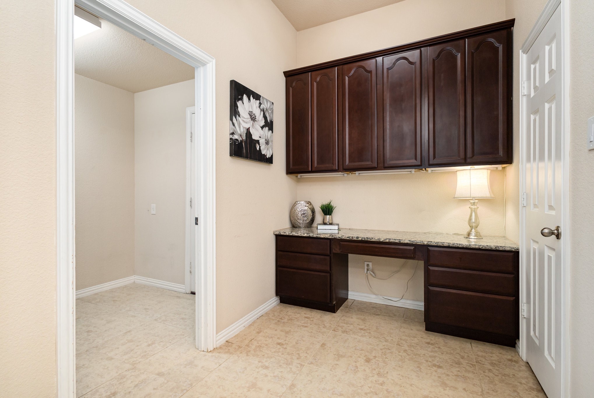 Roanoke, Texas, 76262, United States, 4 Bedrooms Bedrooms, ,3 BathroomsBathrooms,Residential,For Sale,1963102