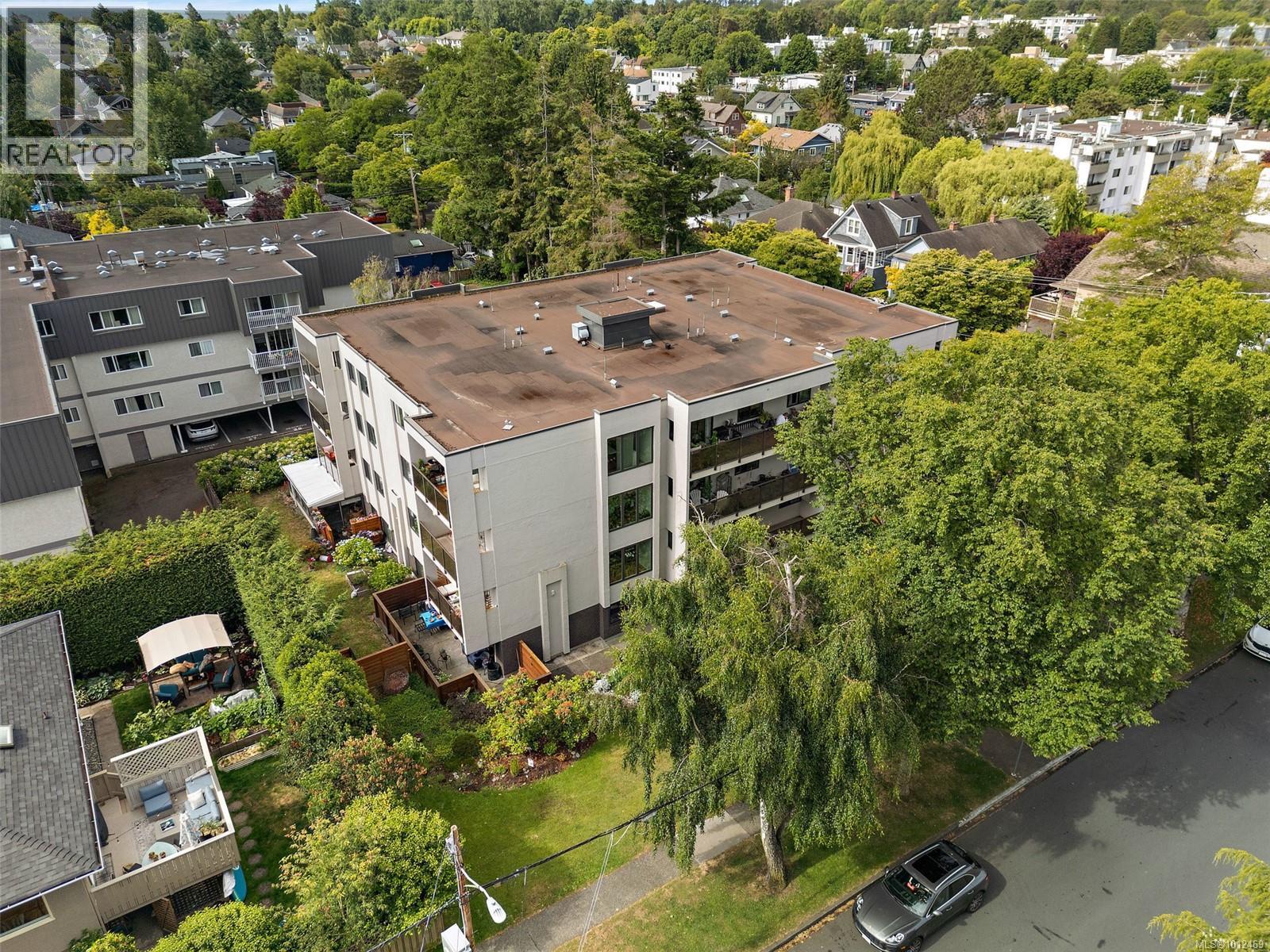VICTORIA, British Columbia, V8V 2X5, CA, 2 Bedrooms Bedrooms, ,1 BathroomBathrooms,Residential,For Sale,1950619