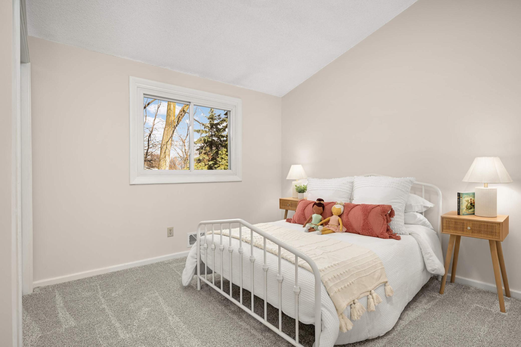 Vadnais Heights, Minnesota, 55127, United States, 4 Bedrooms Bedrooms, ,2 BathroomsBathrooms,Residential,For Sale,1993566