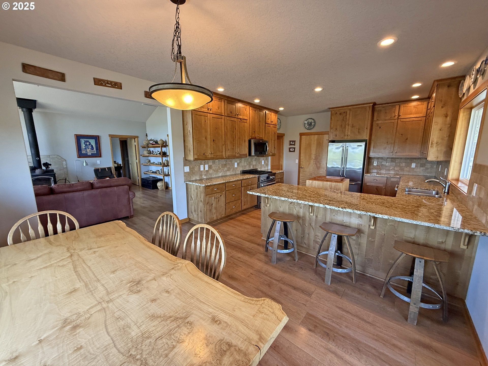 Goldendale, Washington, 98620, United States, 2 Bedrooms Bedrooms, ,2 BathroomsBathrooms,Residential,For Sale,1906644