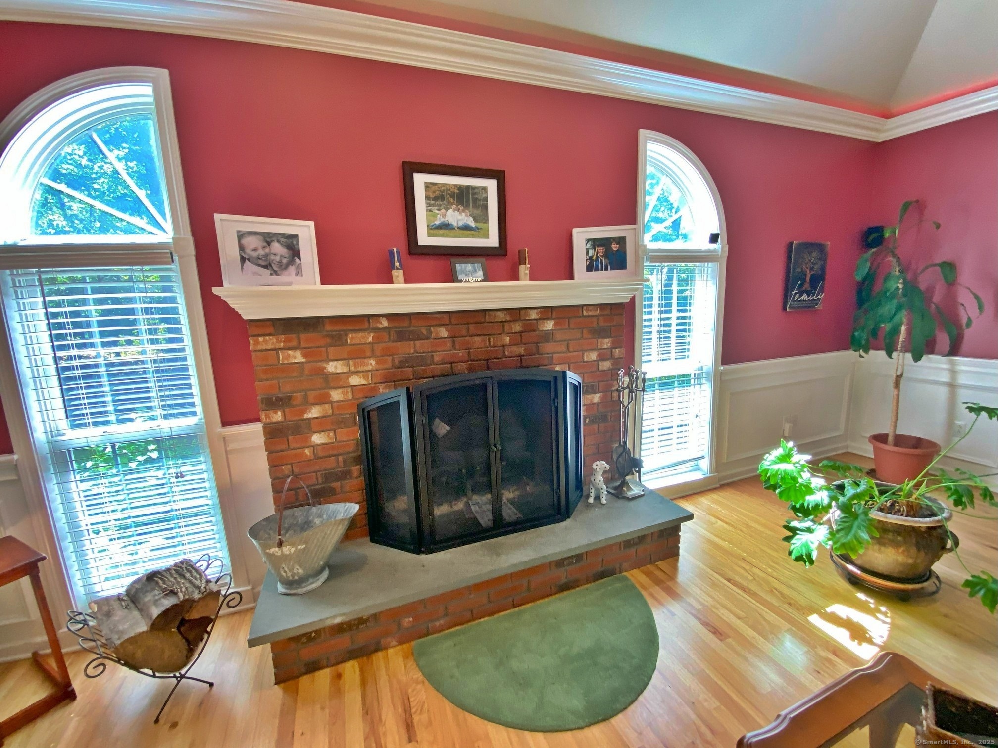 Southbury, Connecticut, 06488, United States, 4 Bedrooms Bedrooms, ,4 BathroomsBathrooms,Residential,For Sale,1932401