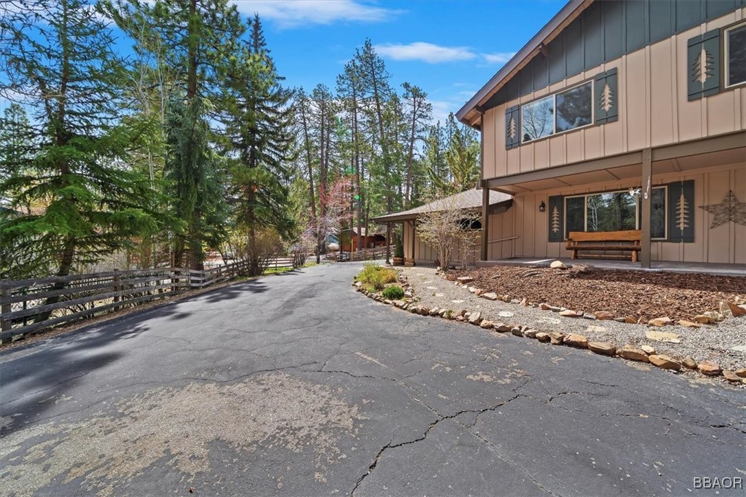 Big Bear Lake, California, 92315, United States, 4 Bedrooms Bedrooms, ,3 BathroomsBathrooms,Residential,For Sale,1827094