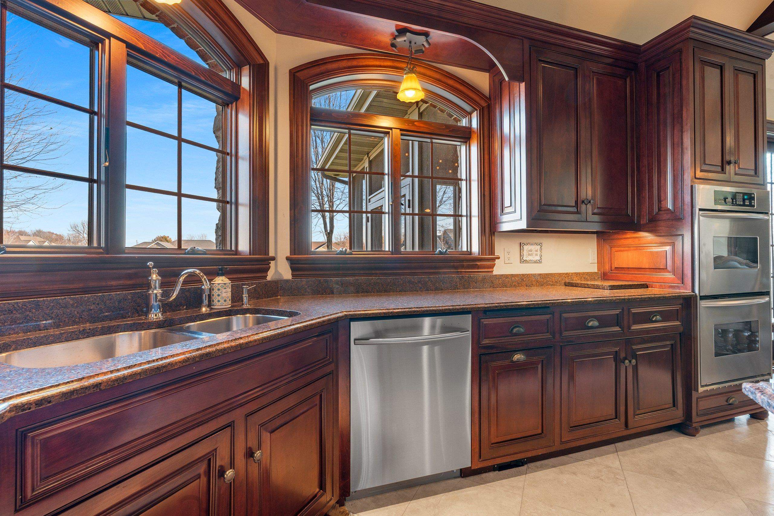 MENASHA, Wisconsin, 54952, United States, 6 Bedrooms Bedrooms, ,5 BathroomsBathrooms,Residential,For Sale,1994548