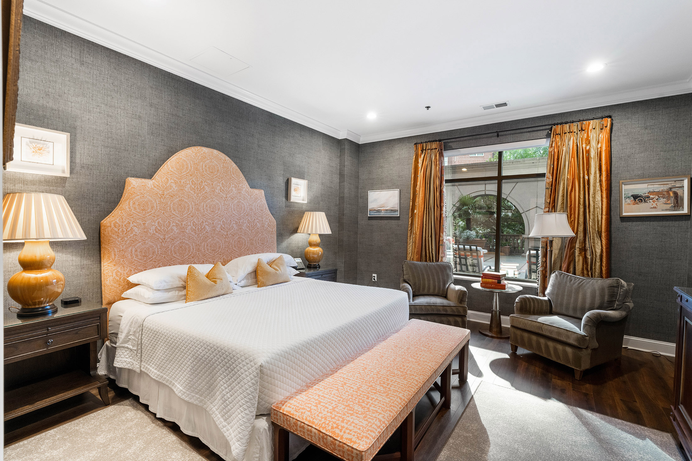  Modern Elegance in the Sky – Designer Penthouse with Skyline Views - 物件實景