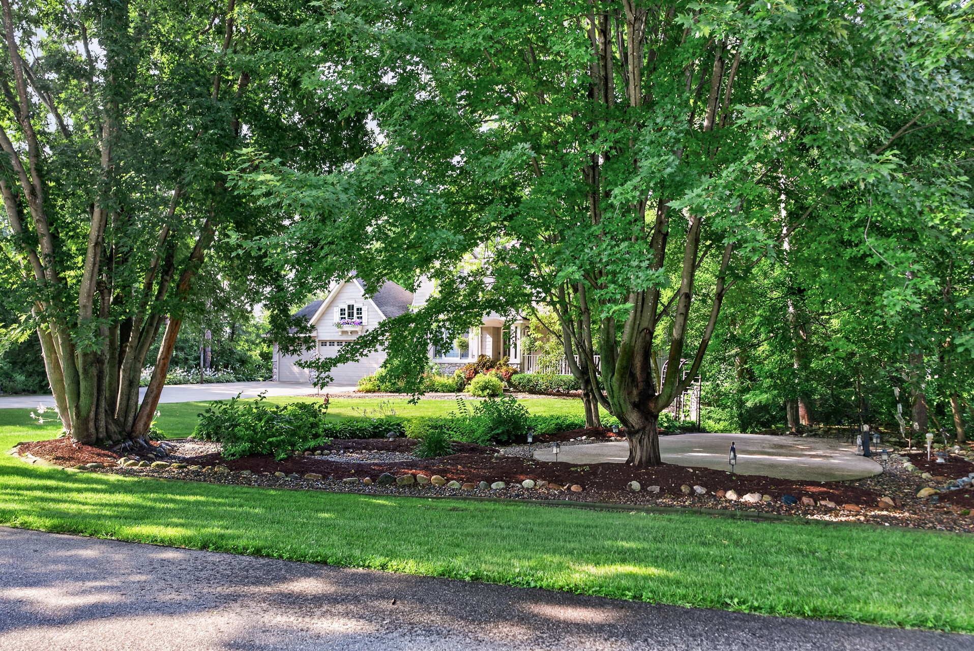  Elegant Fox Ridge Retreat with Exceptional Entertaining Spaces - 物件實景