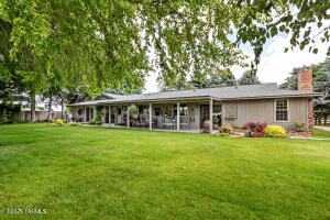 Yakima, Washington, 98903, United States, 3 Bedrooms Bedrooms, ,3 BathroomsBathrooms,Residential,For Sale,1846825