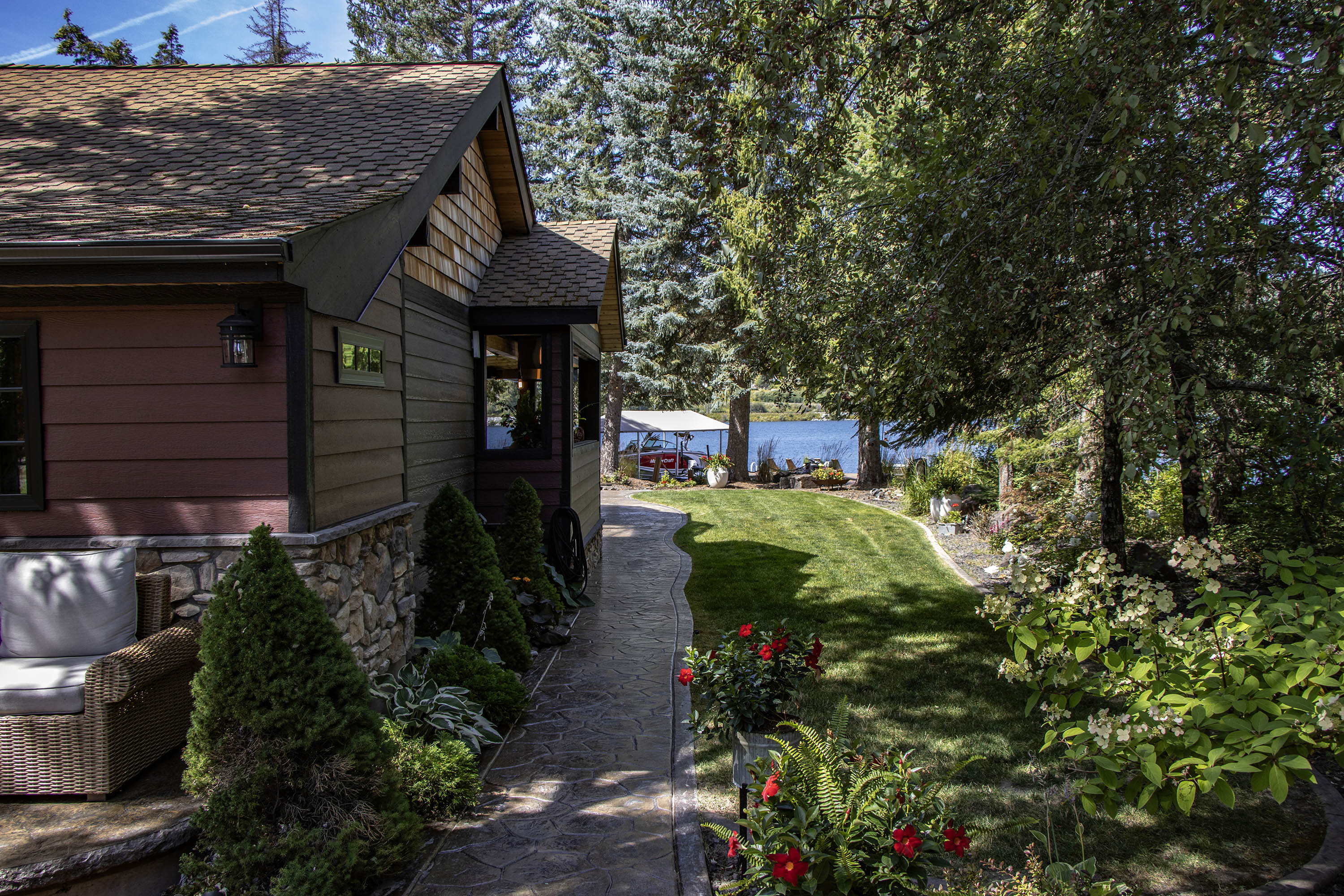 Sagle, Idaho, 83860, United States, 3 Bedrooms Bedrooms, ,3 BathroomsBathrooms,Residential,For Sale,1914269