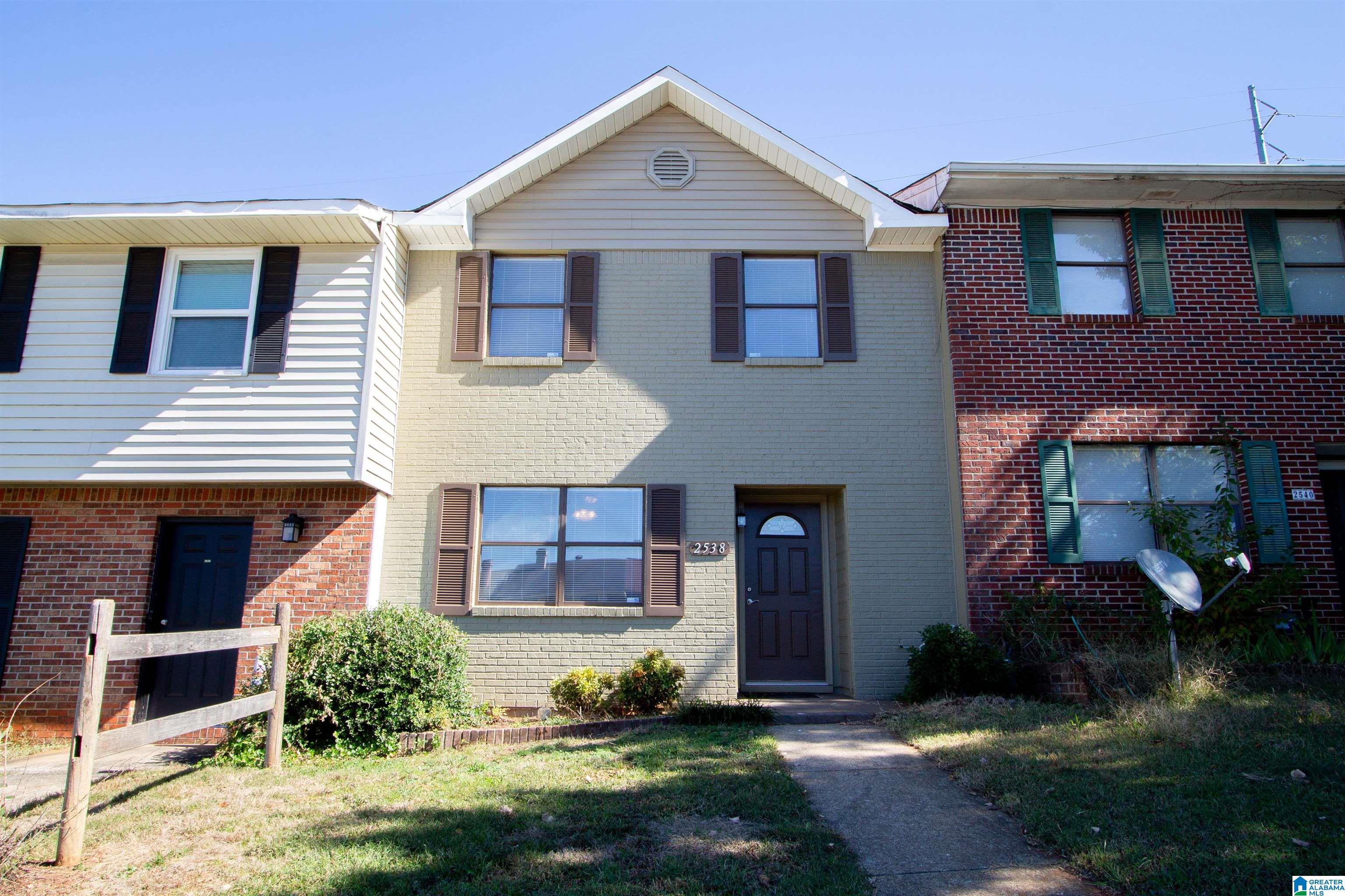 Hampstead Dr, Birmingham, AL 35235