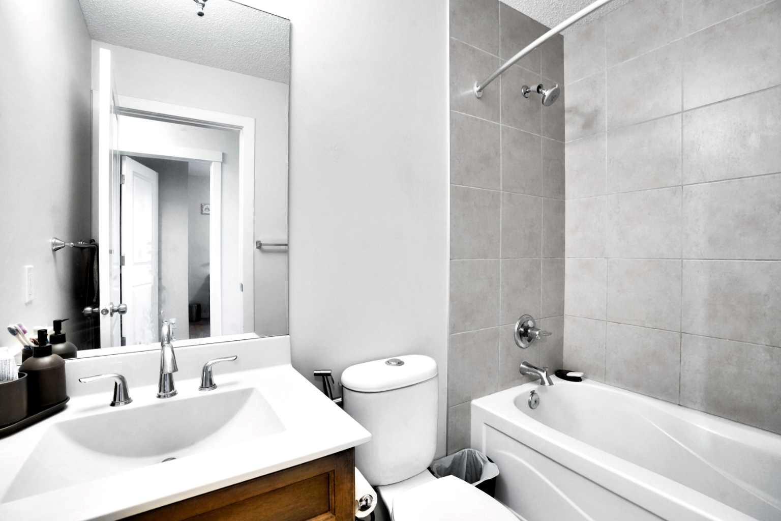 CALGARY, Alberta, T3M 0N7, CA, 4 Bedrooms Bedrooms, ,4 BathroomsBathrooms,Residential,For Sale,1908583