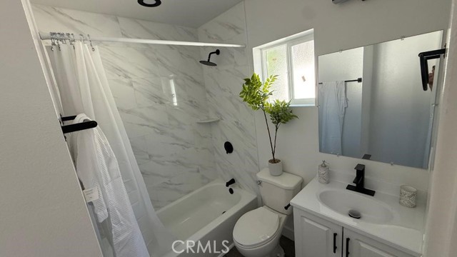 Los Angeles, California, 90002, United States, 6 Bedrooms Bedrooms, ,4 BathroomsBathrooms,Residential,For Sale,2015325