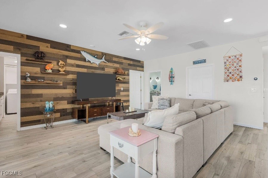 Fort Myers, Florida, 33905, United States, 3 Bedrooms Bedrooms, ,4 BathroomsBathrooms,Residential,For Sale,1997998