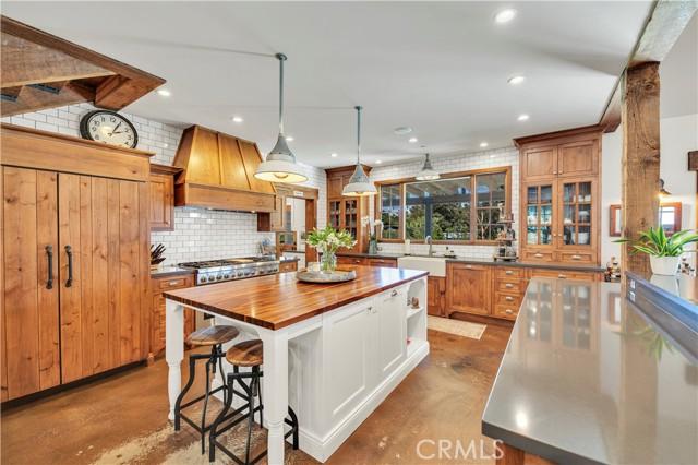 Murrieta, California, 92562, United States, 5 Bedrooms Bedrooms, ,6 BathroomsBathrooms,Residential,For Sale,1908837