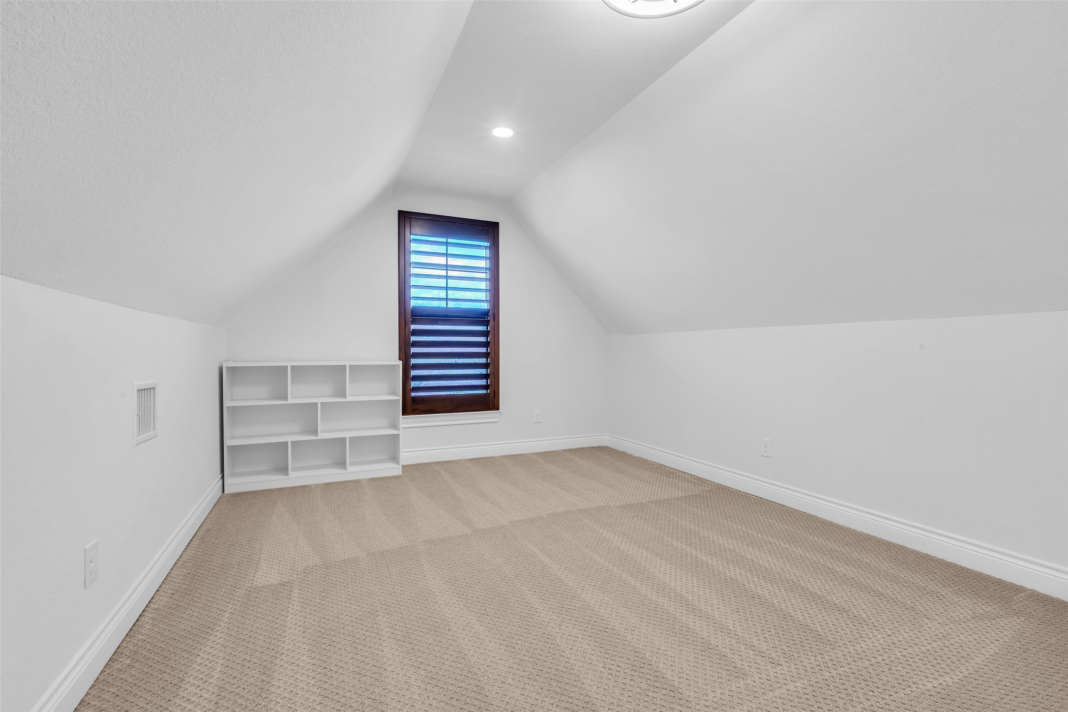 Montgomery, Texas, 77356, United States, 4 Bedrooms Bedrooms, ,4 BathroomsBathrooms,Residential,For Sale,1989198