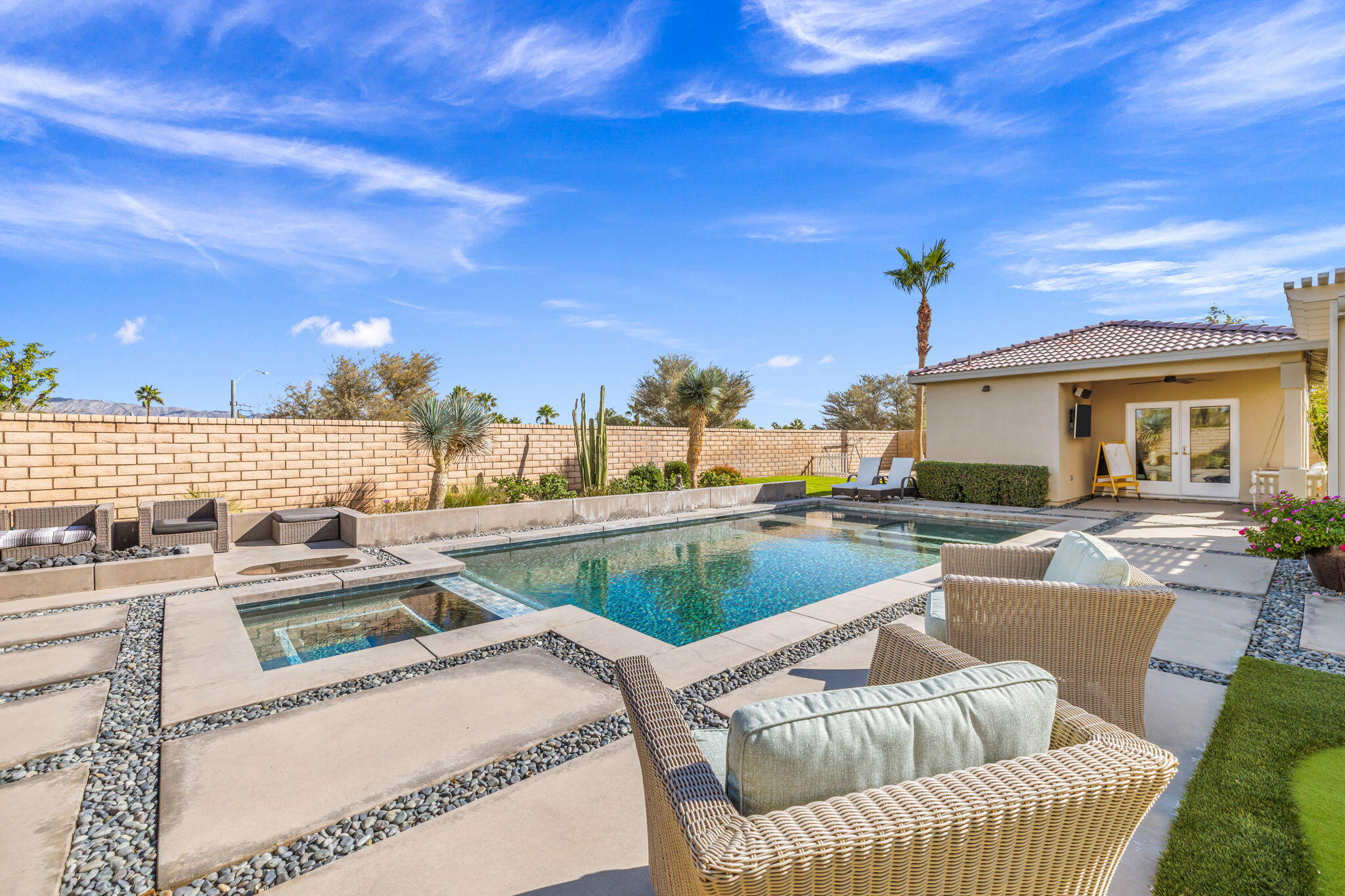 La Quinta, California, 92253, United States, 5 Bedrooms Bedrooms, ,3 BathroomsBathrooms,Residential,For Sale,1998389