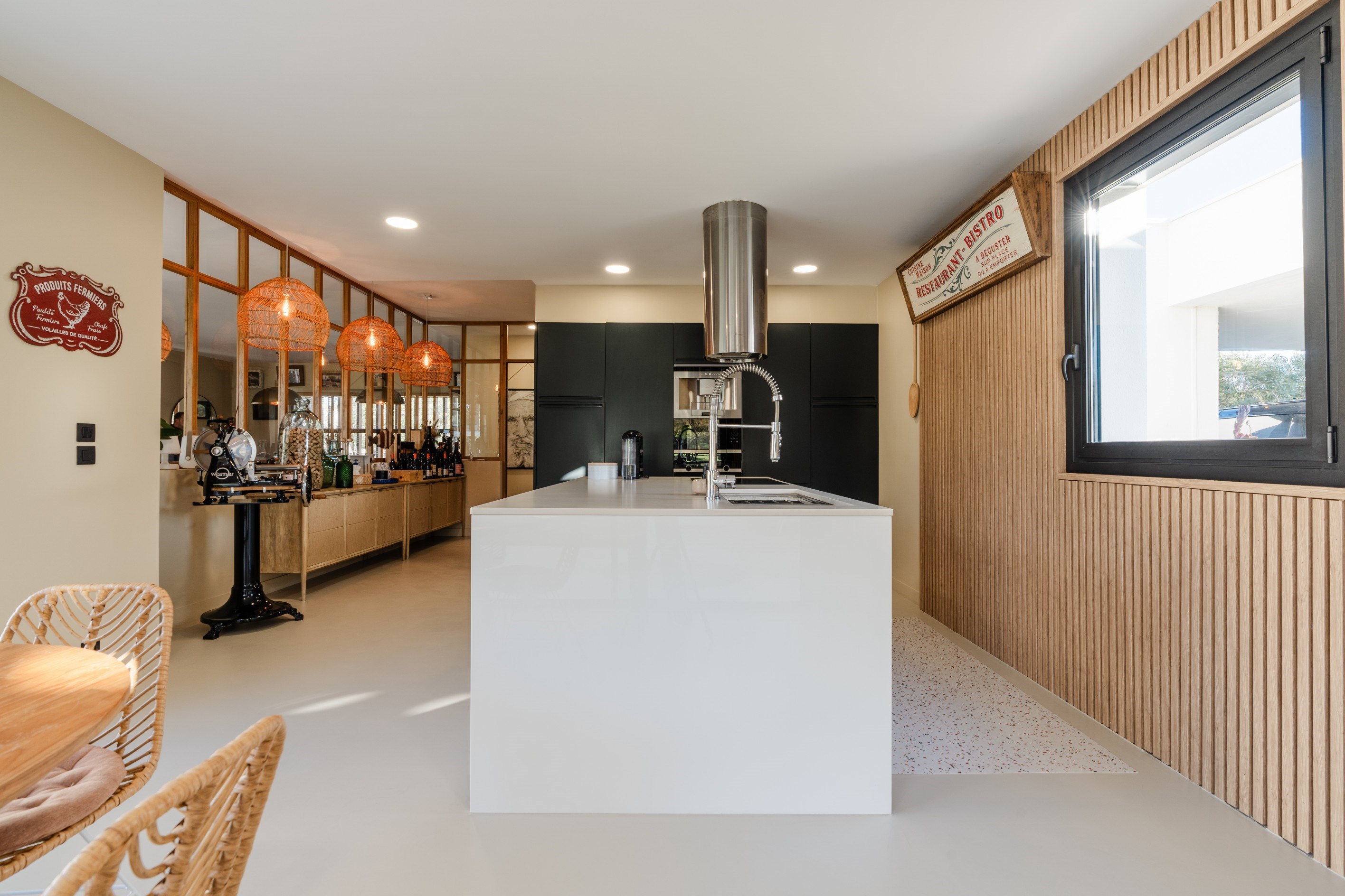  Contemporary house - pool - garage - 物件實景