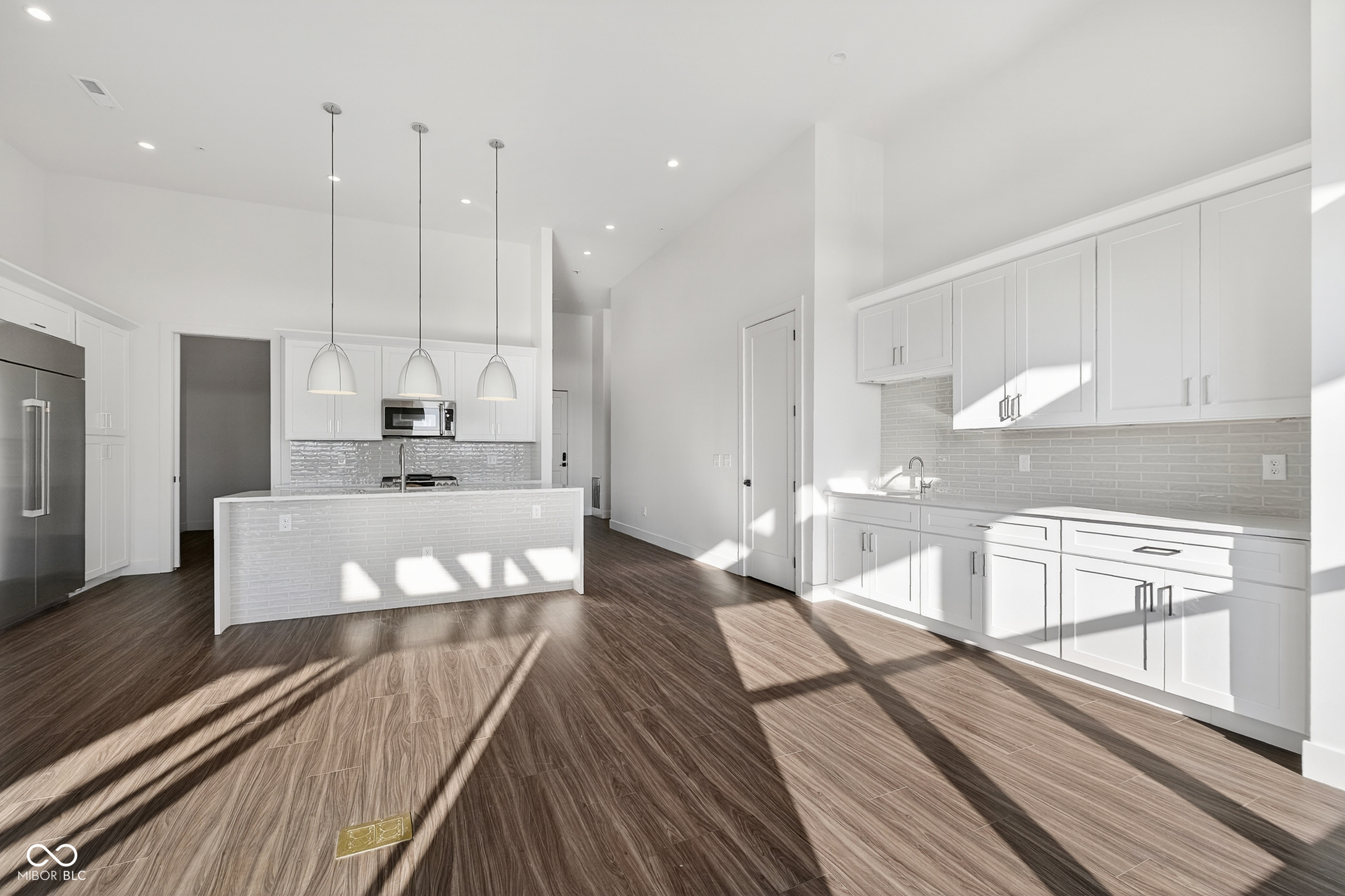 Carmel, Indiana, 46032, United States, 2 Bedrooms Bedrooms, ,3 BathroomsBathrooms,Residential,For Sale,1977129