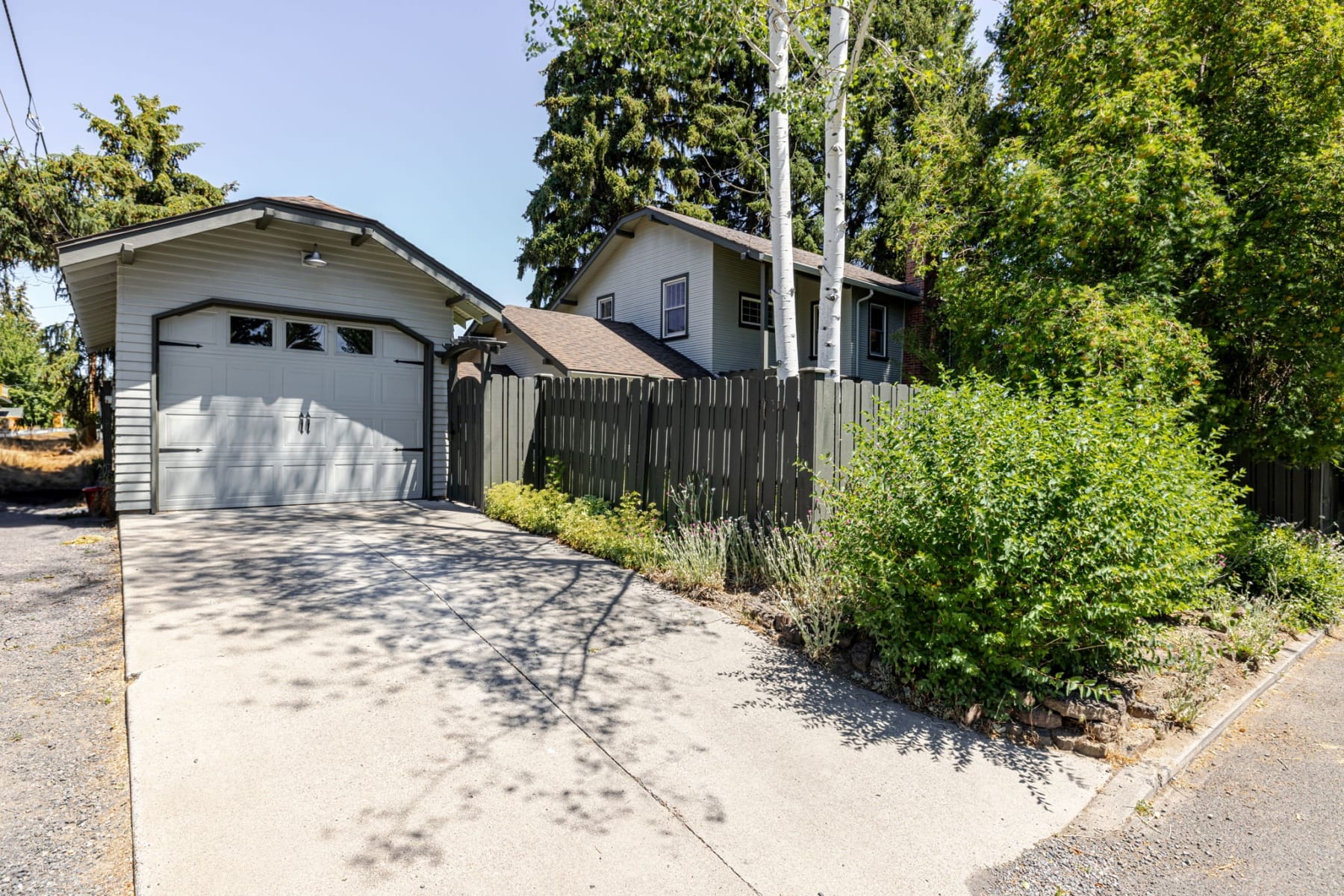  305 NW Columbia Street Bend, OR 97703 - 物件實景