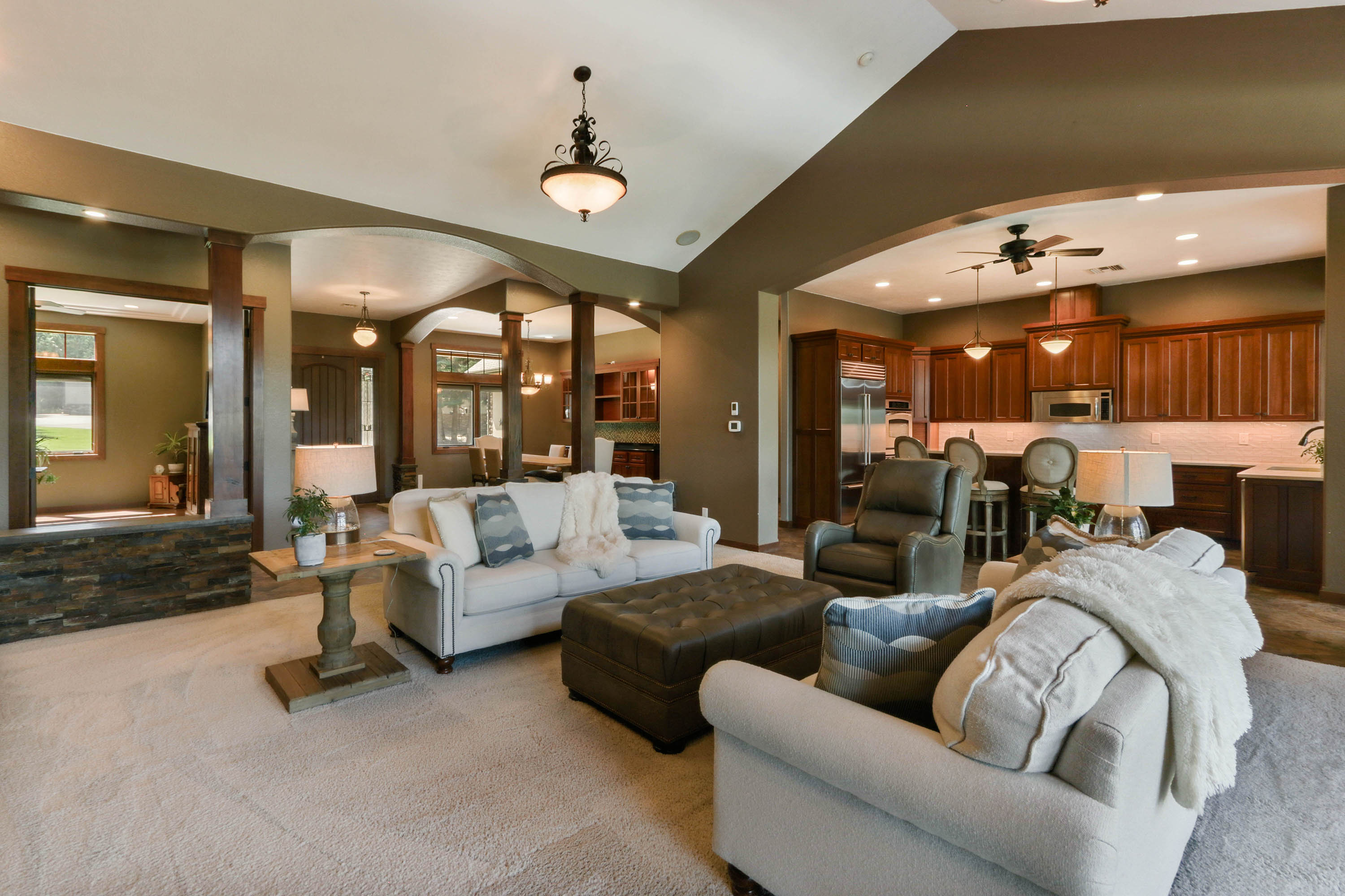 Priest River, Idaho, 83856, United States, 4 Bedrooms Bedrooms, ,5 BathroomsBathrooms,Residential,For Sale,1921614