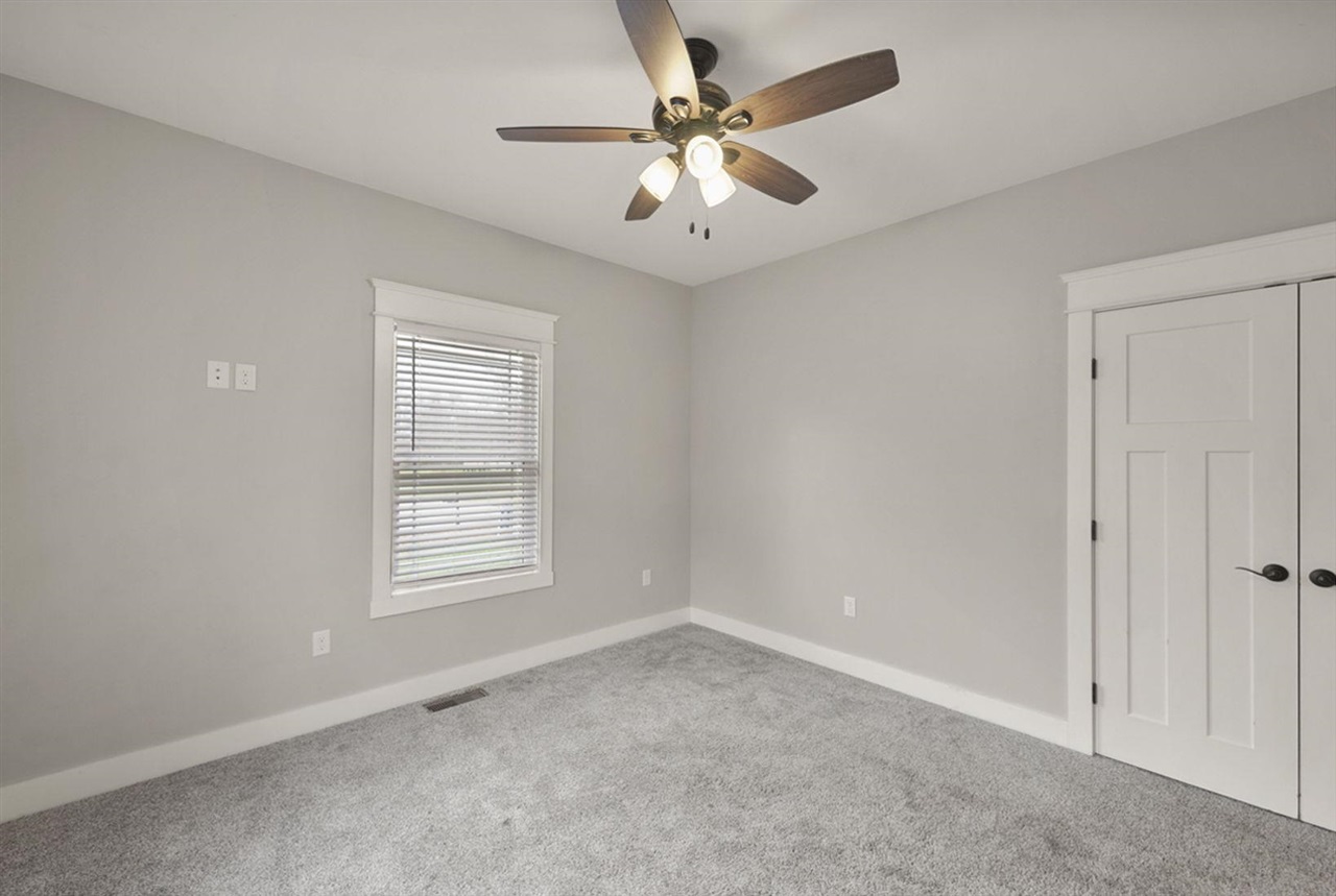 Smiths Grove, Kentucky, 42171, United States, 4 Bedrooms Bedrooms, ,3 BathroomsBathrooms,Residential,For Sale,1901805