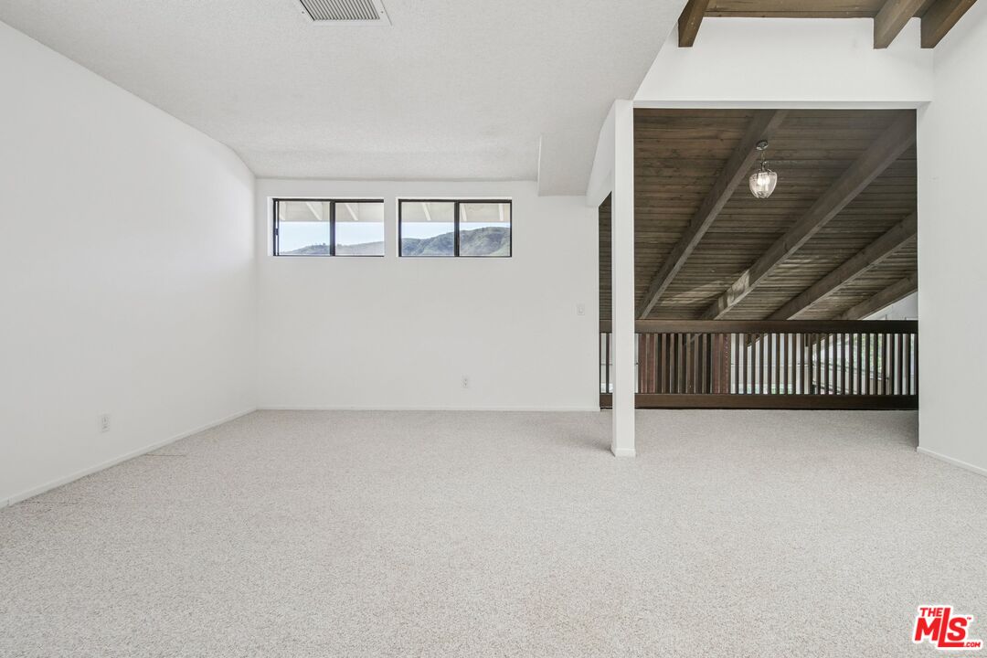 Pacific Palisades, California, 90272, United States, 4 Bedrooms Bedrooms, ,3 BathroomsBathrooms,Residential,For Sale,1989608