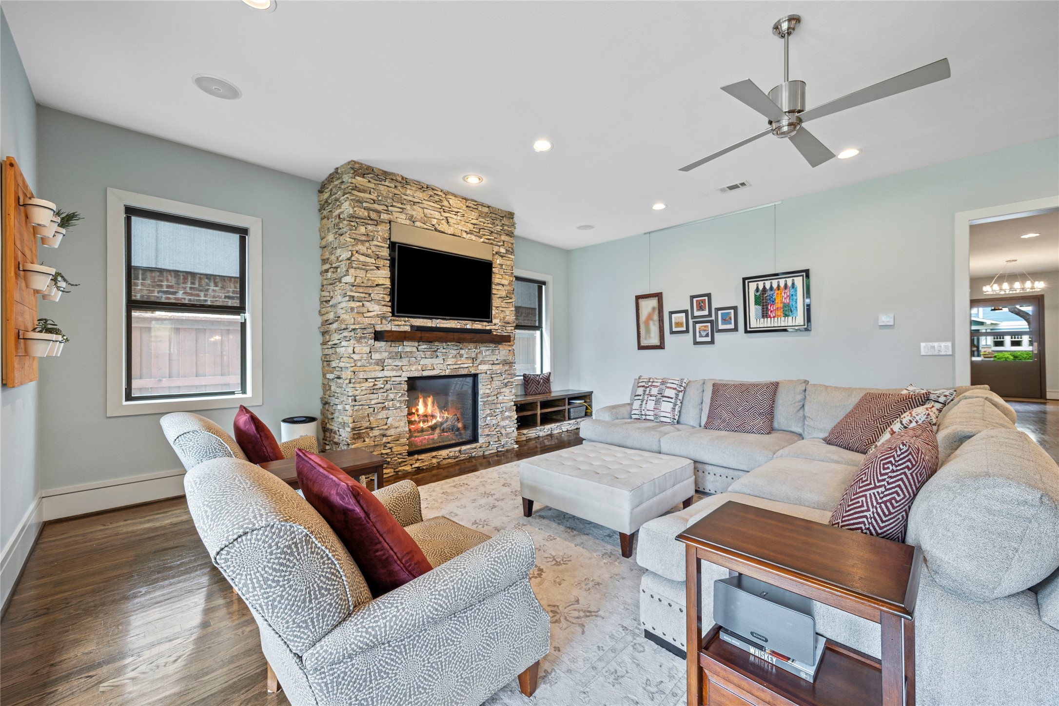 Dallas, Texas, 75214, United States, 4 Bedrooms Bedrooms, ,5 BathroomsBathrooms,Residential,For Sale,1794312