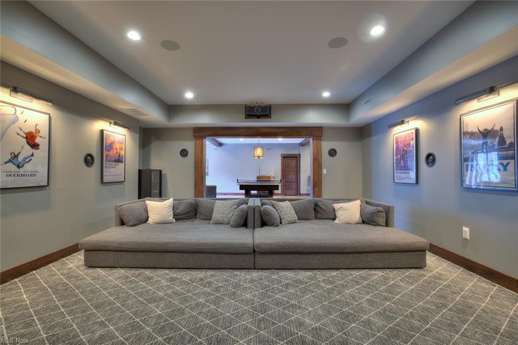 Williamstown, West Virginia, 26187, United States, 5 Bedrooms Bedrooms, ,8 BathroomsBathrooms,Residential,For Sale,1980118